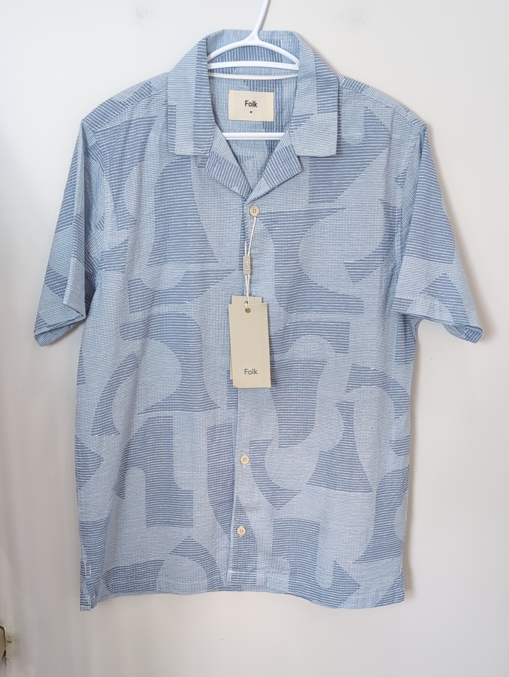 FOLK | Men's Blue Bays Seersucker Button Down Short Sleeved Collared Shirt
